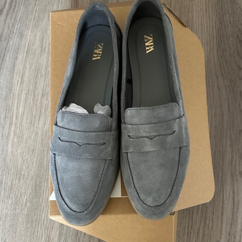 Zara Women's Classic Gray Loafer